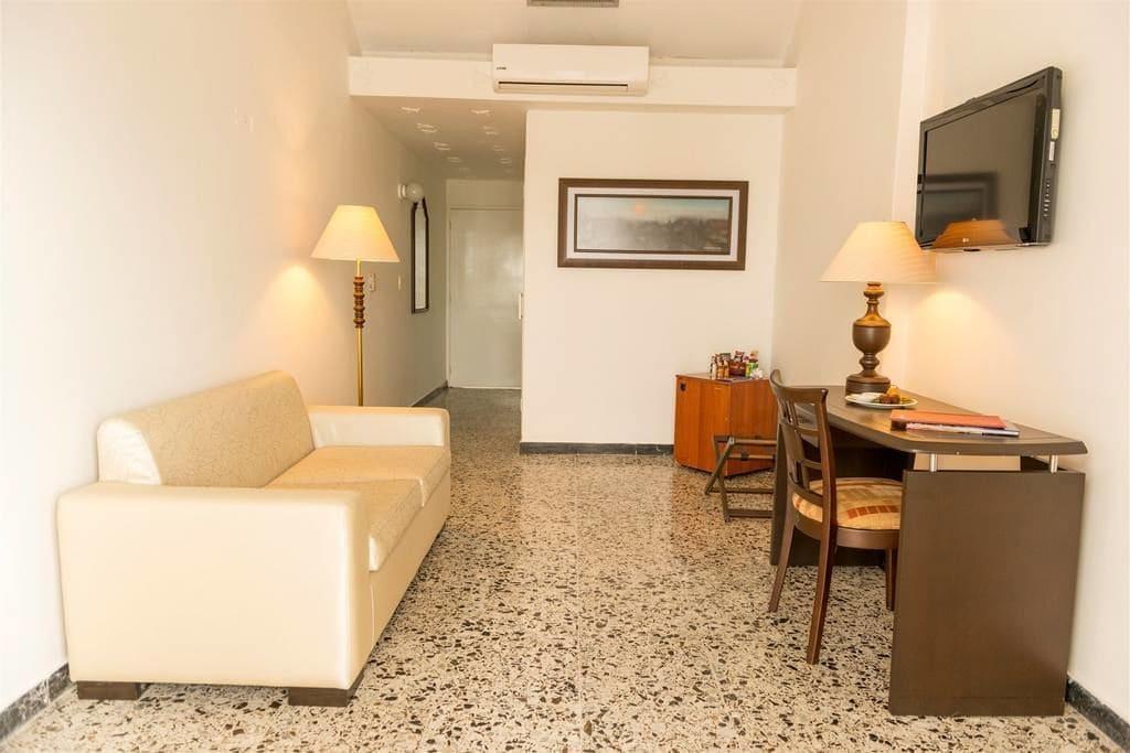 Hotel Tequendama Inn Estacion Buenaventura Kültér fotó
