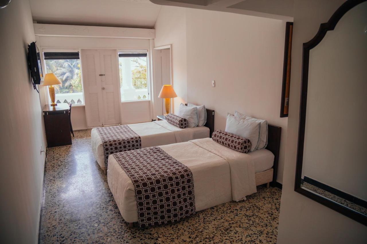 Hotel Tequendama Inn Estacion Buenaventura Kültér fotó